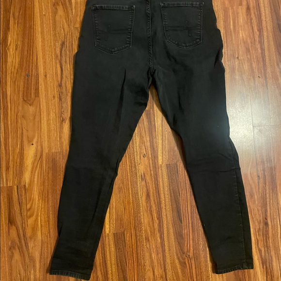 Levi’s Jeans - Picture 2 of 2